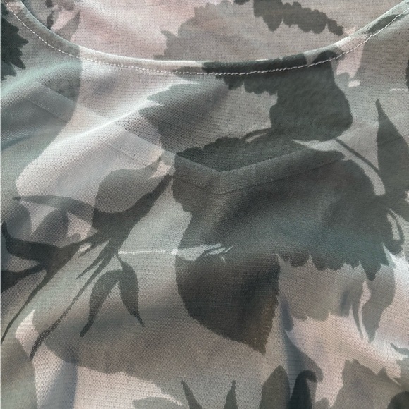 I-N-C Womens Leaves Embellished T-Shirt. Size small, green . - Picture 10 of 12